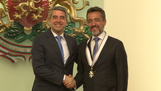 Плевнелиев поправя оскърблението към Франция, нанесено от Орешарски