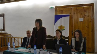 Заместник министърът на младежта и спорта Ваня Колева се срещна с