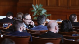 Депутатът от ГЕРБ Делян Добрев поиска изслушване в парламента на