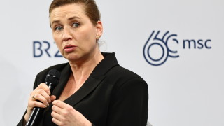 Министър председателят на Дания Мете Фредериксен е получила лека травма