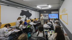 Учениците в Украйна ще се учат как да управляват бойни дронове