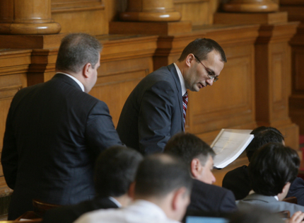 Оформя се „общ фронт" в парламента срещу номинираните подуправители на БНБ