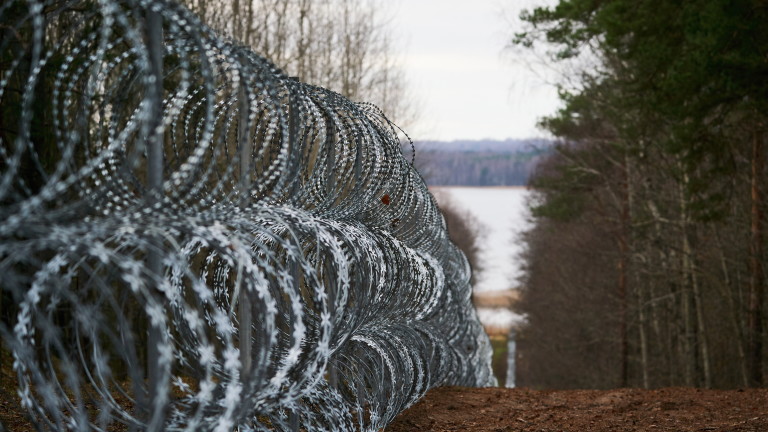 Латвия засилва сигурността по границата с Беларус 