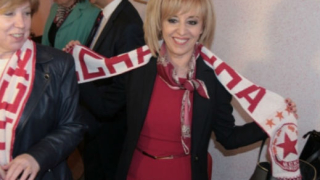 И Мая Манолова си купи акции на ЦСКА