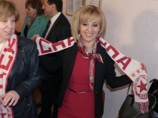И Мая Манолова си купи акции на ЦСКА