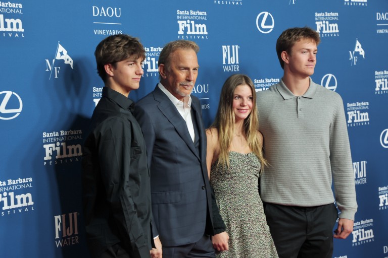 Фотографија 744279