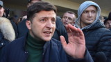 Комикът Зеленски увеличава преднината си преди президентския вот в Украйна