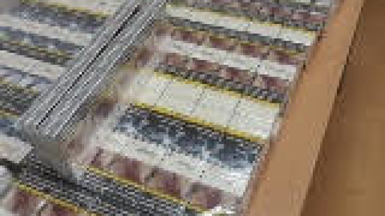 Полицията иззе три чанти с 42 200 къса папироси и