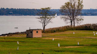 Американският остров, на който са погребани над милион души