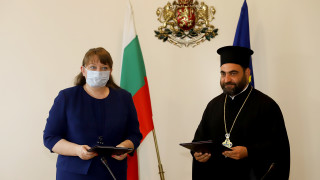 Министерството на труда и социалната политика стартира програма Милосърдие и