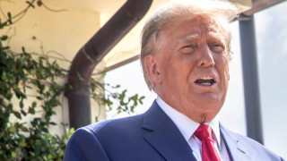 Бившият американски президент Доналд Тръмп в понеделник нападна вицепрезидента си