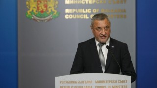 Вицепремиерът Валери Симеонов отправи молба утре да не се провежда