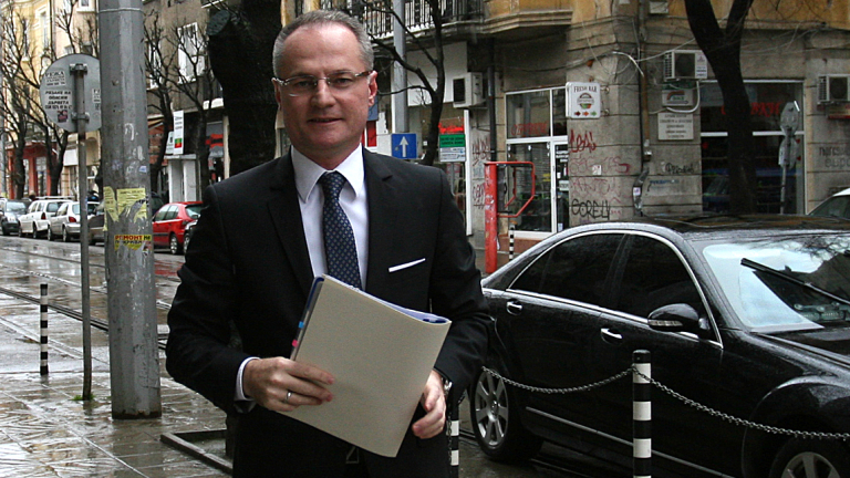 "Да, България" зове разследването на болтовете на НСО да продължи