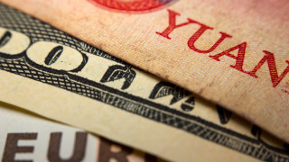 Доларът се стабилизира, расте търсенето на по-надеждни активи