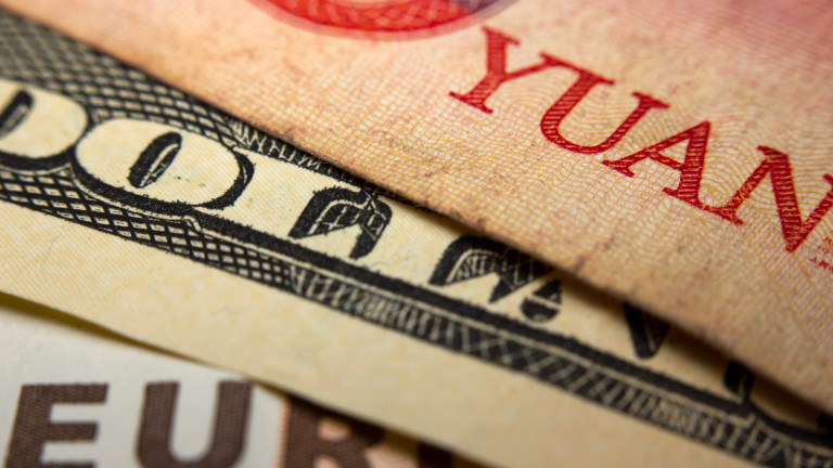 Щатският долар поевтинява спрямо еврото, остава стабилен по отношение на