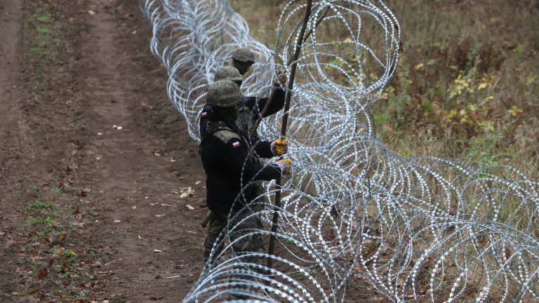 Полша издига ограда по над 200-километровата си граница с руския