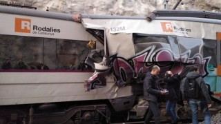 Два влака се сблъскаха близо до Барселона Един човек е