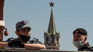 Руснаците системно отказват ваксинация дори при натиск и скок на коронавирус случаи