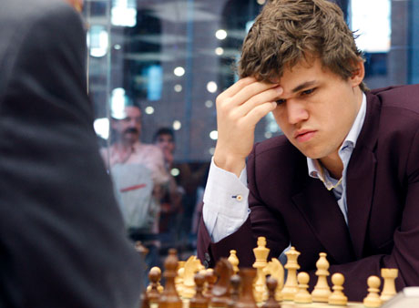 Карлсен с първа победа в мача за световната титла