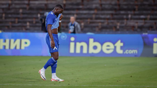 Халфът на Левски Хасими Фадига ще започне днешния мач с