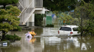 Около 100 хил. души евакуирани в Япония заради безпрецедентни наводнения