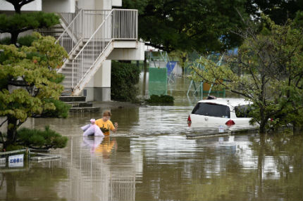 Около 100 хил. души евакуирани в Япония заради безпрецедентни наводнения