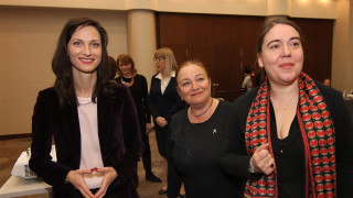 Истанбулската конвенция ще помага и срещу кибернасилието, уверява Мария Габриел