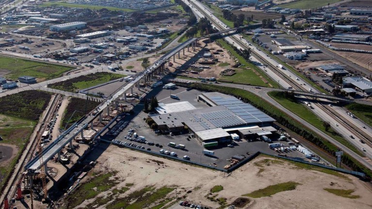 Жп линията минава през гъстонаселени райони