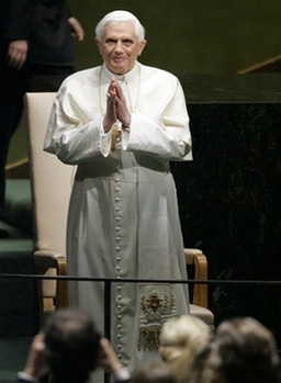 Папата заклейми насилието „в името на Бог”