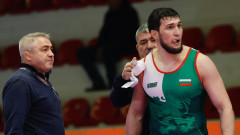 Двама наши борци на репешажи утре