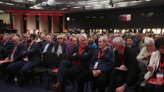 Националният съвет на БСП изключи от партията 13 делегати Става