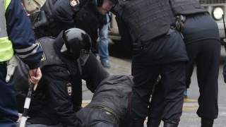 Арестувани протестиращи край руския парламент