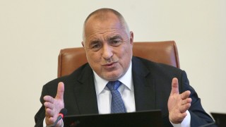 Над 1 милиард излишък в бюджета, разходите за отбрана ще растат, Заев похвали Борисов и Захариева...