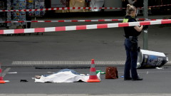Жертва и 30 ранени, след като автомобил се вряза в тълпа в Берлин