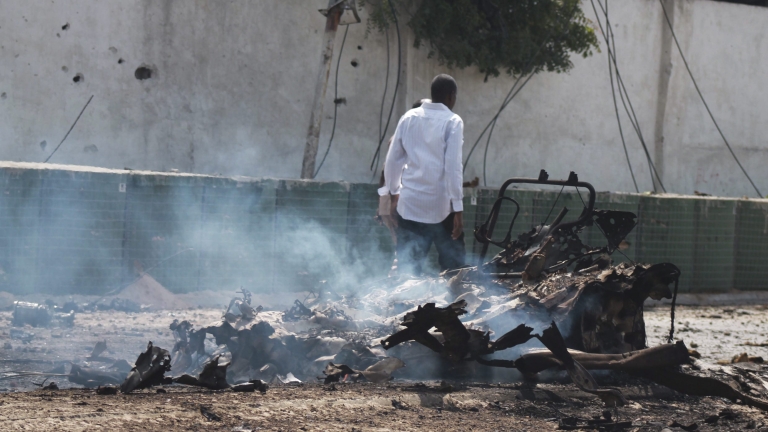 Жертвите на взривовете в Сомалия вече са 23