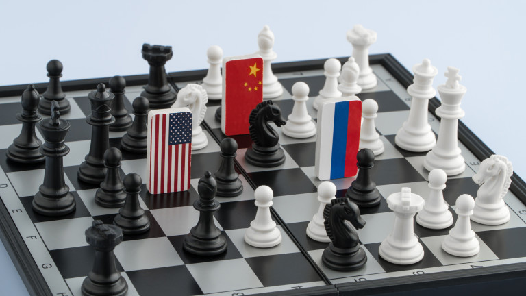 Москва гледа на разговора между китайския президент Си Дзинпин и