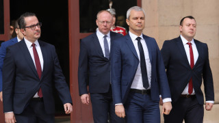 България умира и убийците са в Народното събрание Това заяви