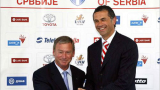 Сърбите погнаха и шефа на федерацията