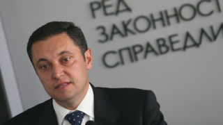 РЗС: Плевнелиев е марионетка на Борисов и не става за президент