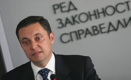 РЗС: Плевнелиев е марионетка на Борисов и не става за президент