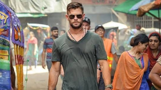 Близката среща на Крис Хемсуърт с питон