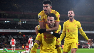 Ливърпул продължава своя шампионски поход във Висшата лига побеждавайки Арсенал