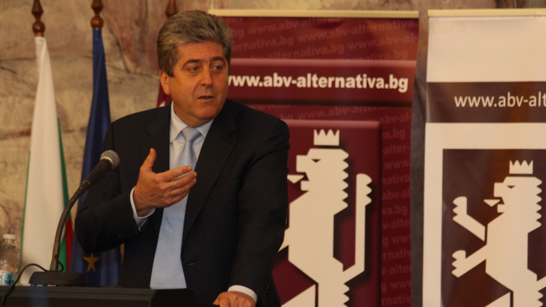 Първанов поиска смяна на десния модел в президентството