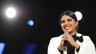 Докато някои звезди като Селена Гомес открито говорят против социалните