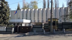 Възстановиха дейността на българското посолството в Киев