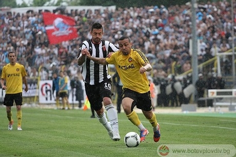Ботев печели дербито на Пловдив, но отпада от Левски