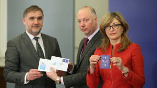 На официална церемония в гранитна зала на Министерския съвет валидираха