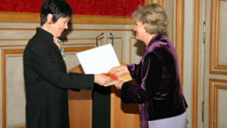 Българският посланик в Париж получи наградата "Златна лира"