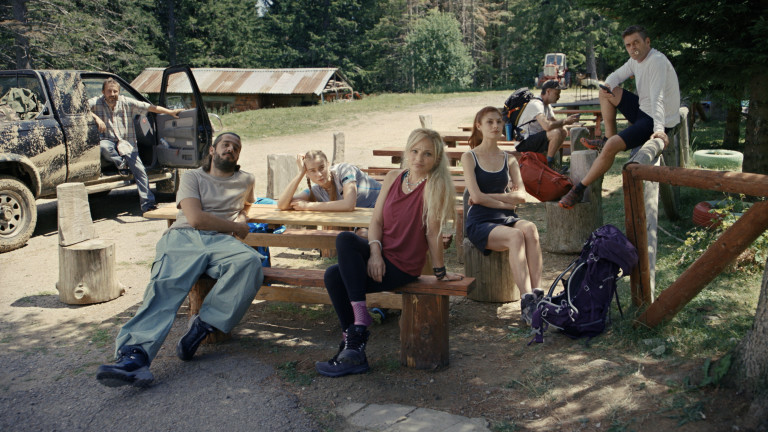 Групата в "Ком-Емине"