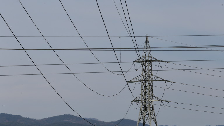 Вятърът създаде проблеми с тока в 15 села във Врачанско